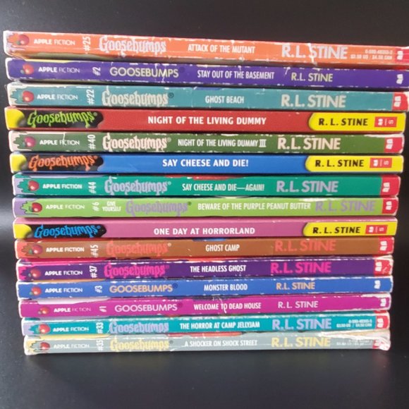Bundle of 15 VINTAGE Goosebumps Books - Picture 2 of 11
